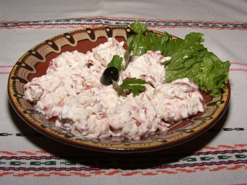 Родопски Катък с печени чушки и орехи